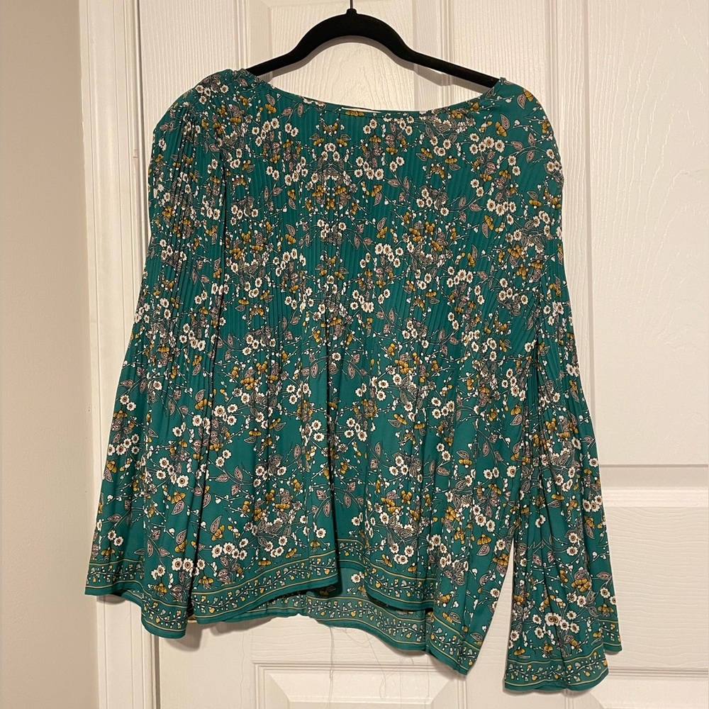 Max Studio Green Loose Sleeved Top